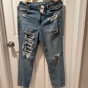 American Eagle Distressed Bum Rip Mom Jean Size 10 Regular